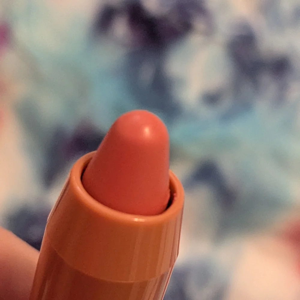 Blossom KissaBelle Lip Crayon  - Belle Beauty by Kim Gravel  New Without Box